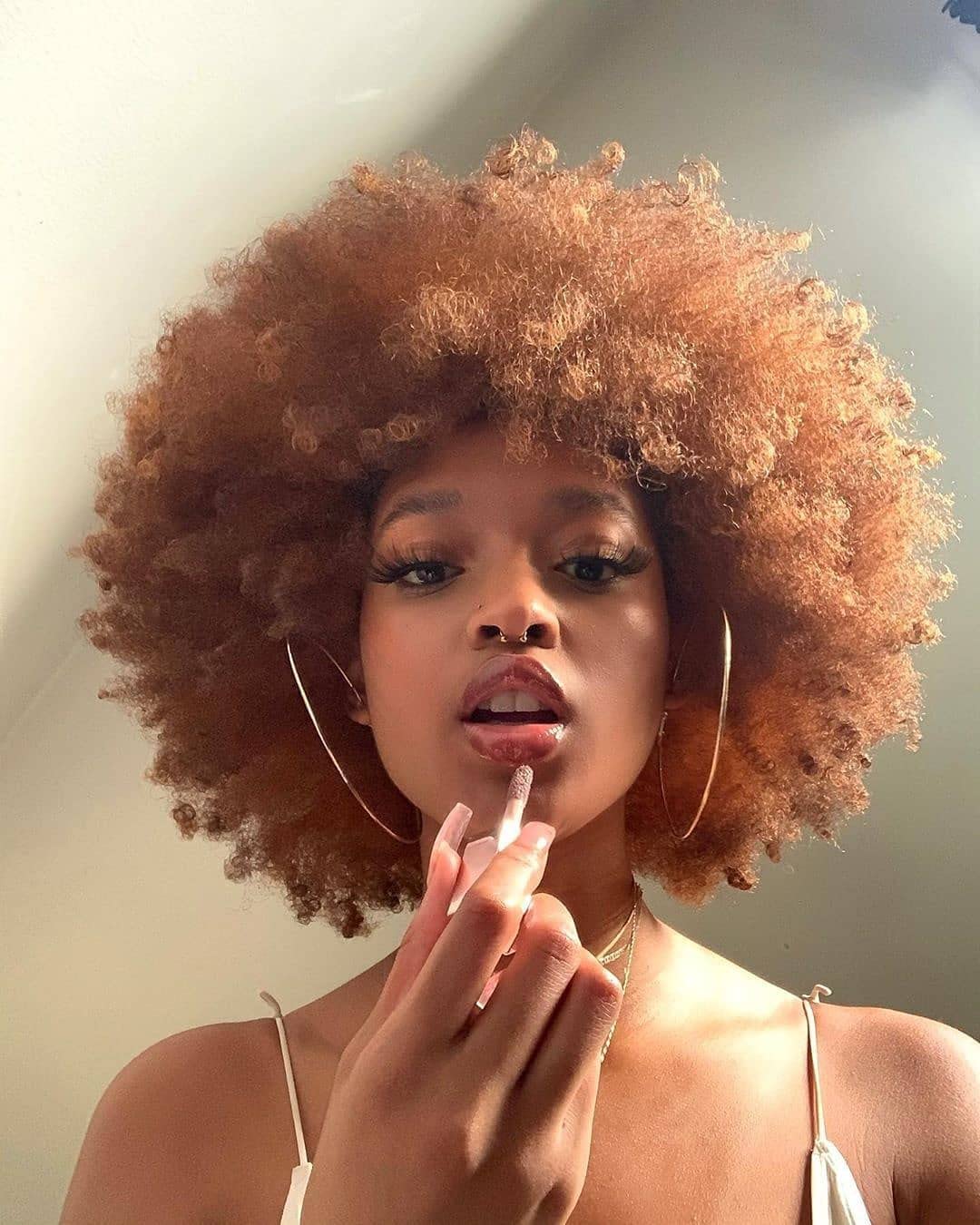 Women's curly hair wigs in the 70s synthetic hair